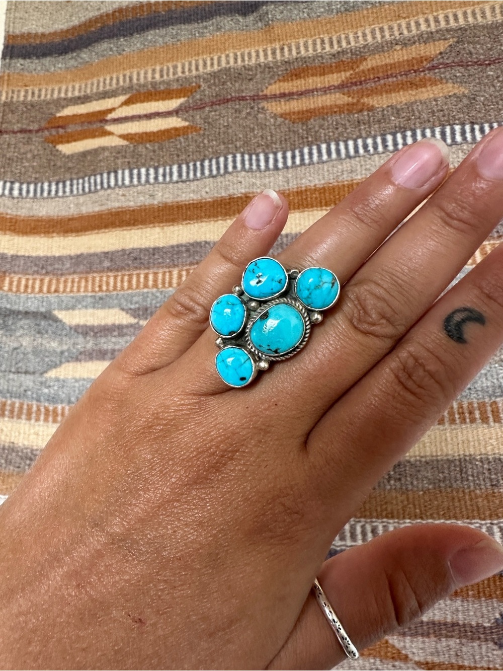 Native Made Kingman Turquoise Cluster Ring - Picture 3 of 5